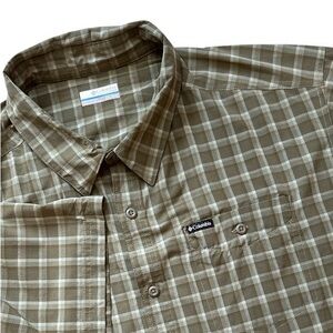 Columbia Men's Olive Green Plaid Button-Down Shirt